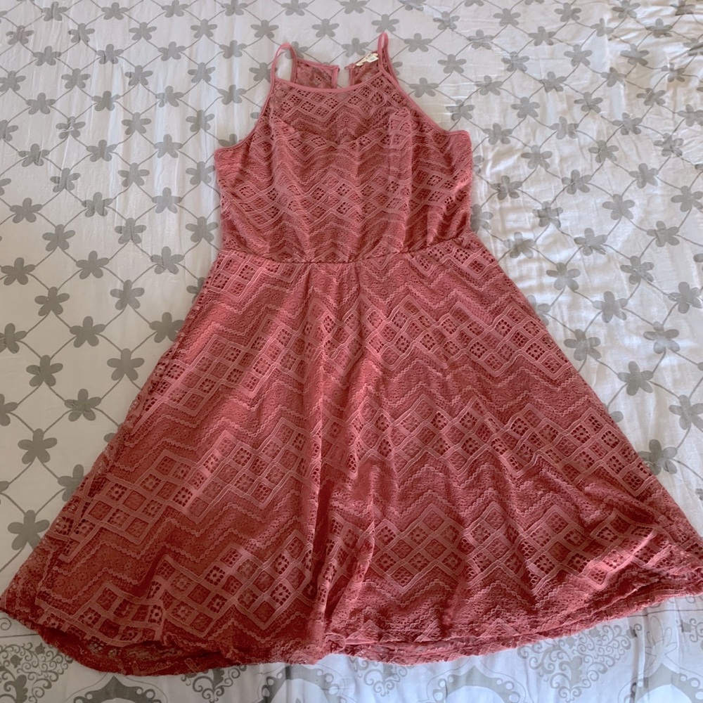 pink lace dress perfect for any occasion!🤗